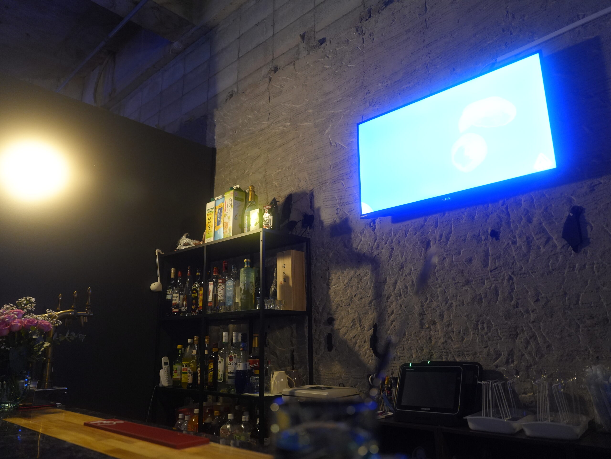 大阪ハプニングバー厳選 エロぺ レッドレヴォリューション